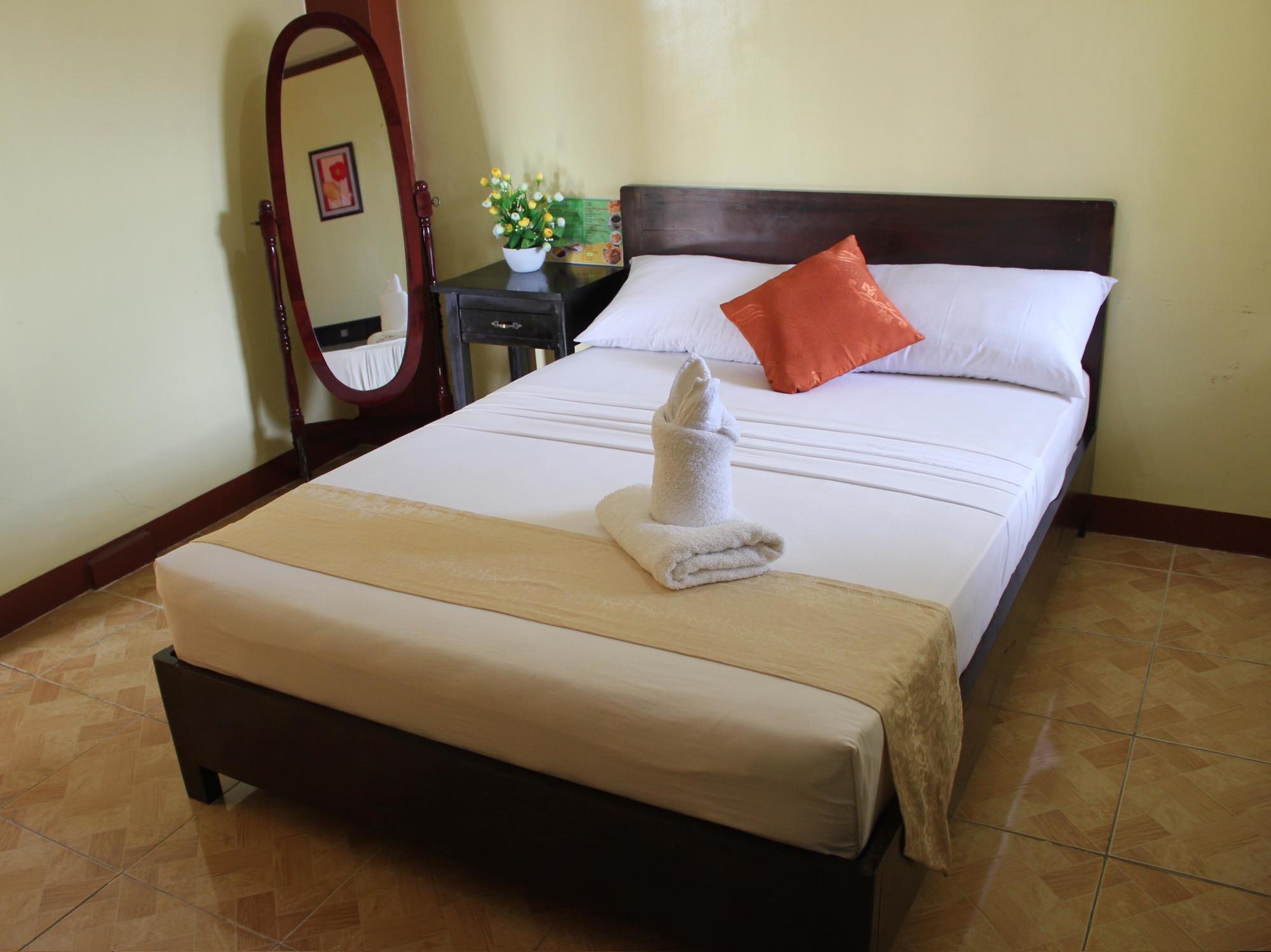 Reddoorz Near Golden Sarok Shrine Hotel Kalibo Exterior foto