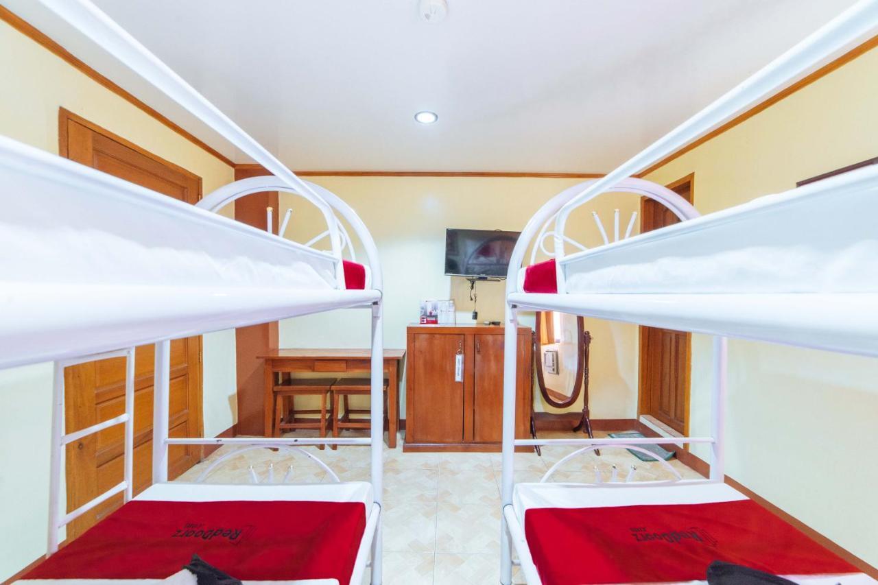 Reddoorz Near Golden Sarok Shrine Hotel Kalibo Exterior foto