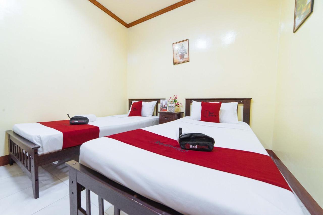 Reddoorz Near Golden Sarok Shrine Hotel Kalibo Exterior foto