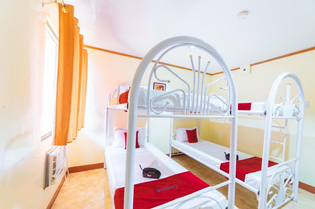 Reddoorz Near Golden Sarok Shrine Hotel Kalibo Exterior foto