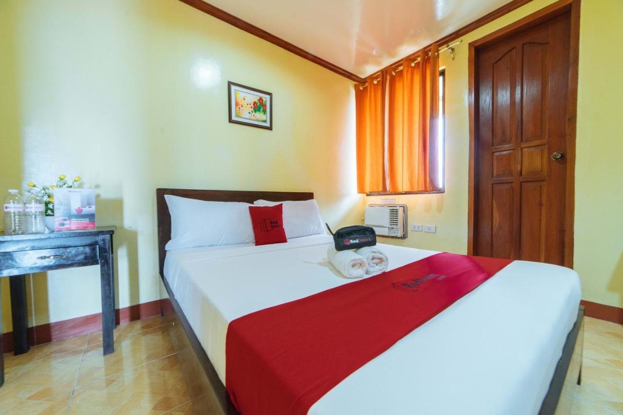 Reddoorz Near Golden Sarok Shrine Hotel Kalibo Exterior foto
