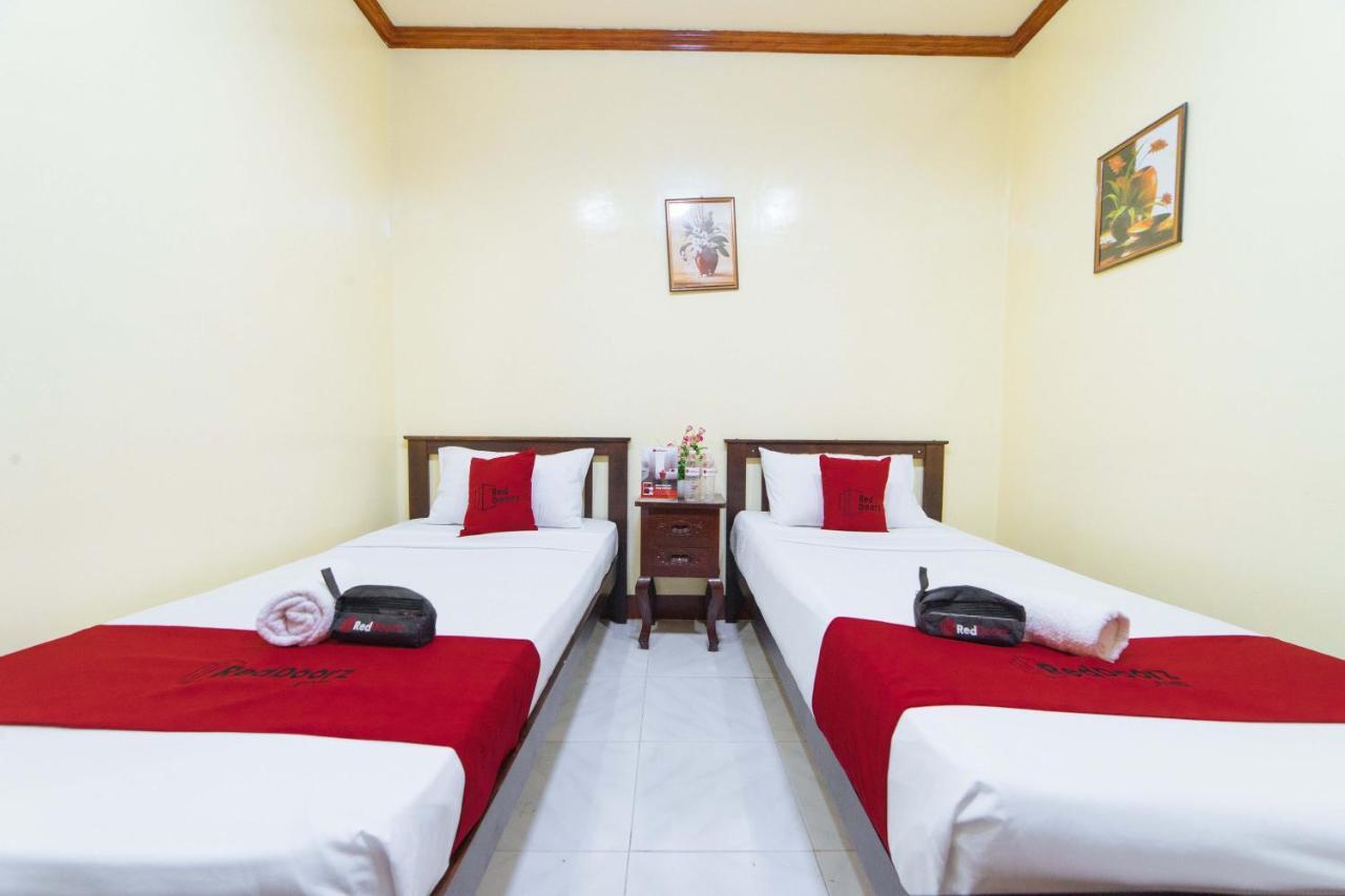 Reddoorz Near Golden Sarok Shrine Hotel Kalibo Exterior foto
