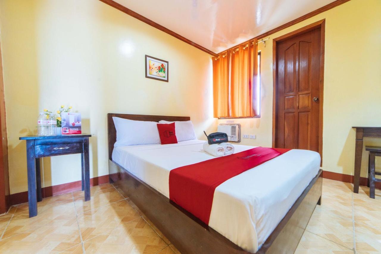 Reddoorz Near Golden Sarok Shrine Hotel Kalibo Exterior foto