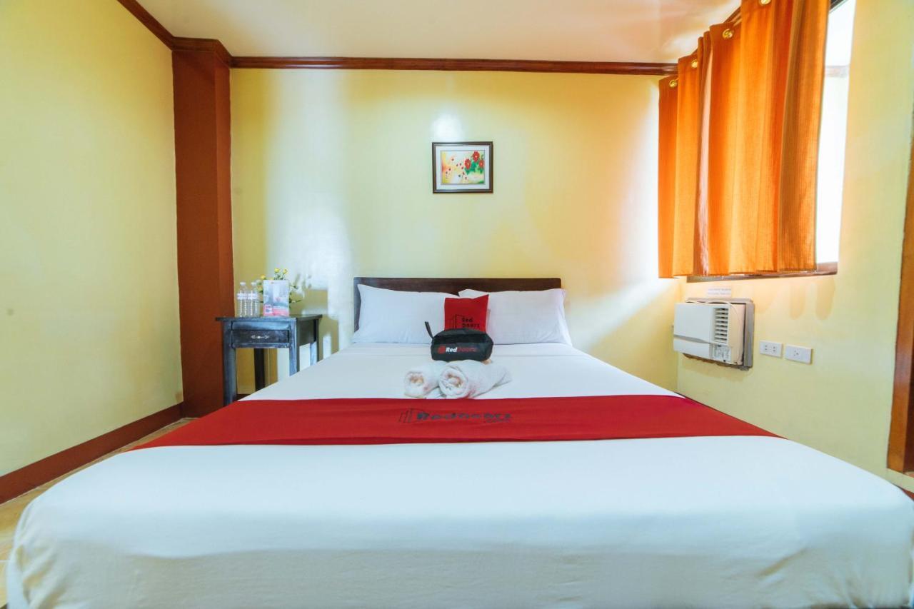 Reddoorz Near Golden Sarok Shrine Hotel Kalibo Exterior foto